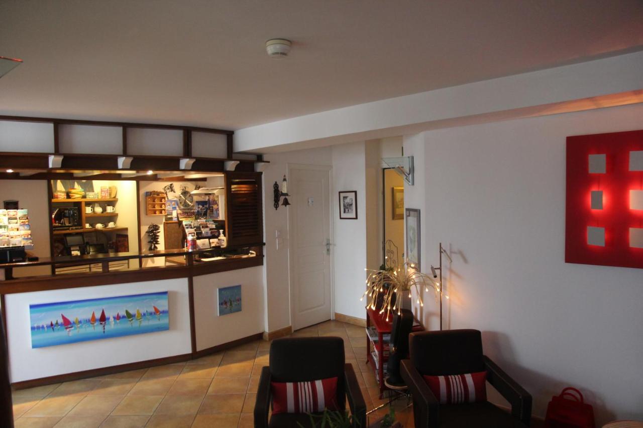 Hotel Les Almadies - Coeur De Ville Saint-Jean-de-Luz Ngoại thất bức ảnh